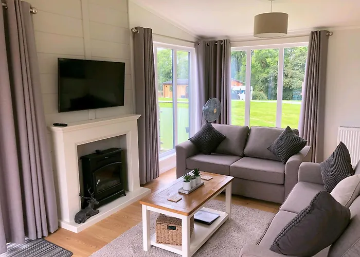 Shropshire Lodges - Romantic Luxury Hot Tub Breaks