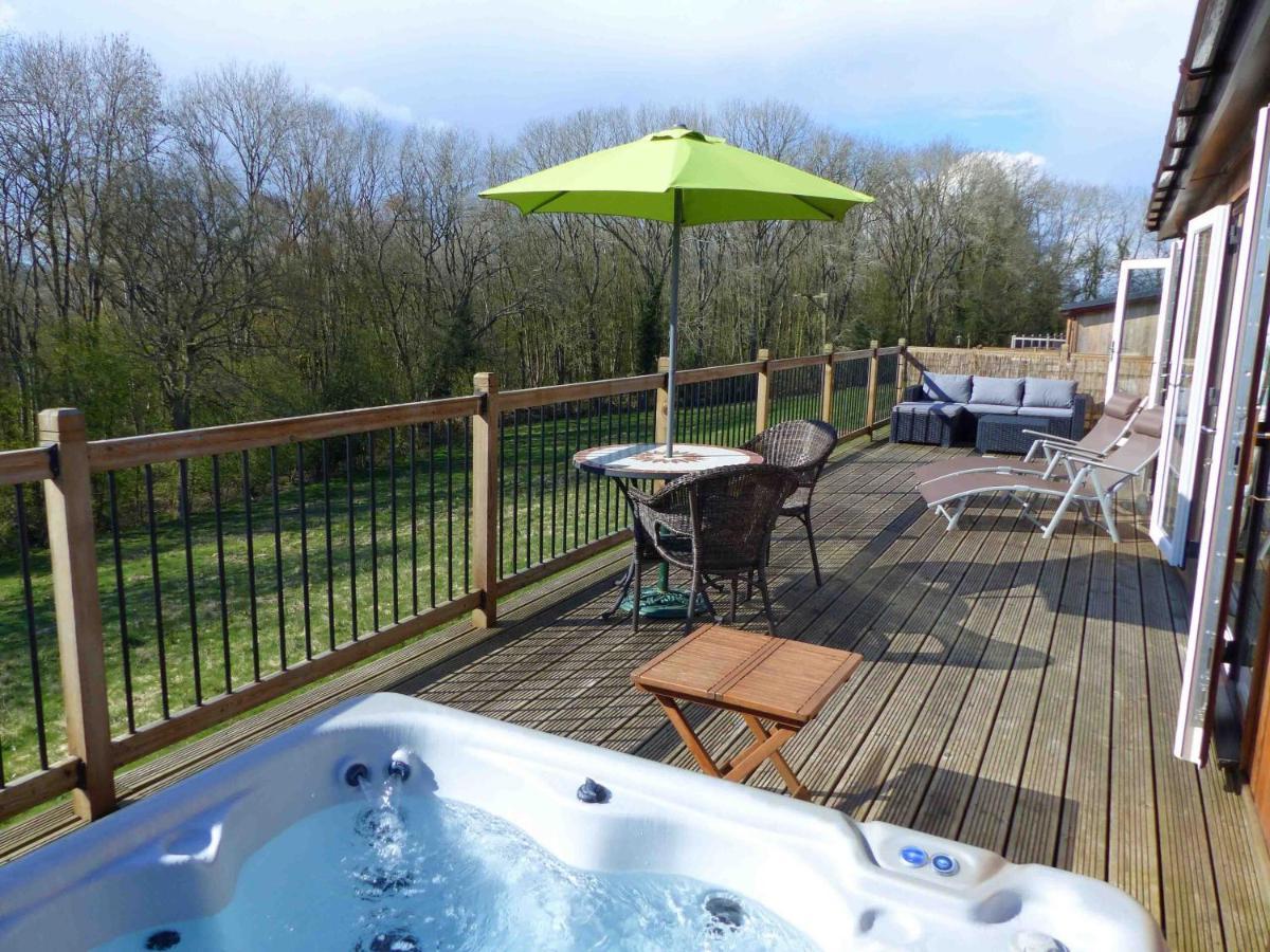 Shropshire - Romantic Luxury Hot Tub Breaks * Bridgnorth