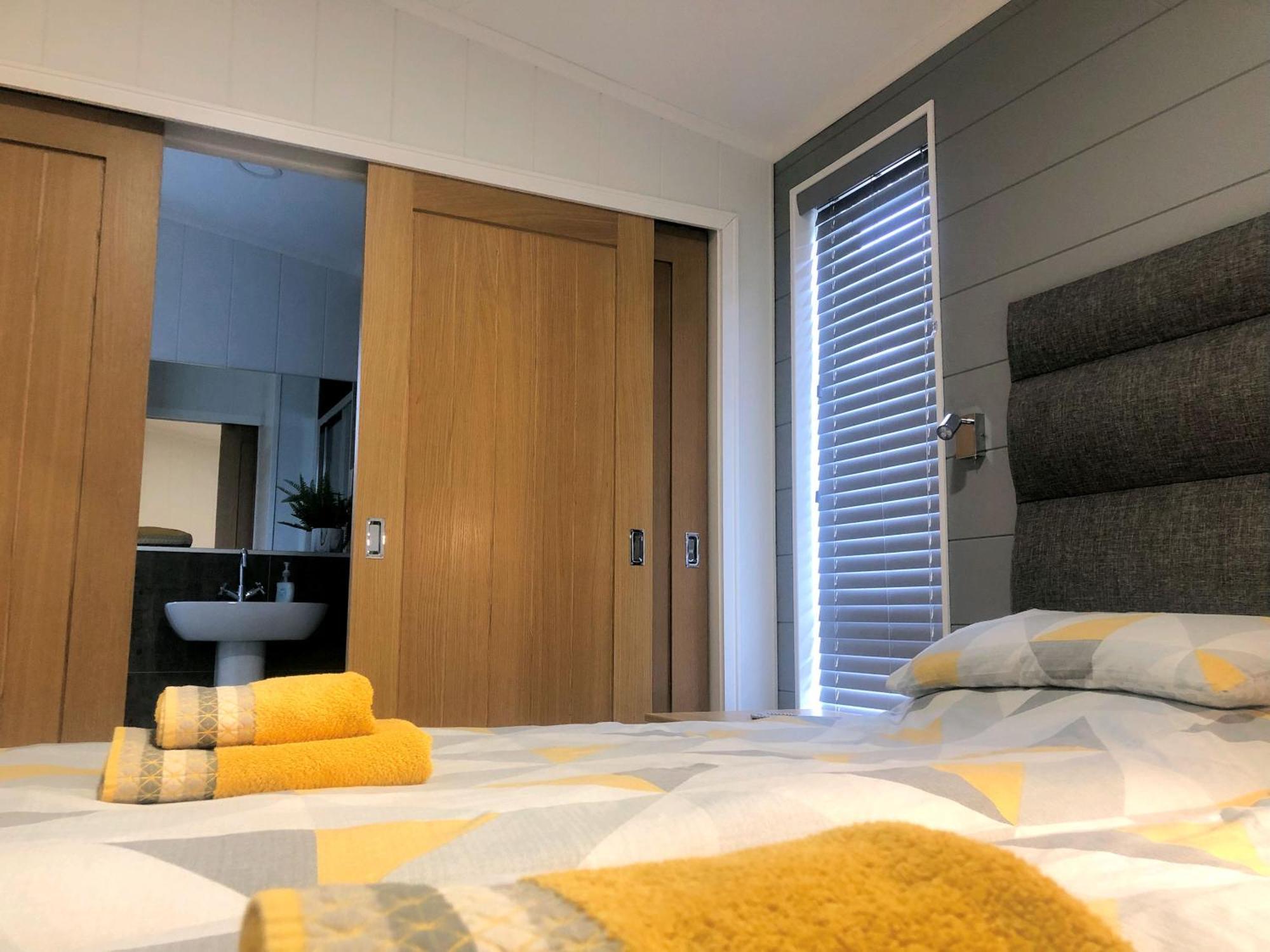 Apartment Shropshire - Romantic Luxury Hot Tub Breaks *