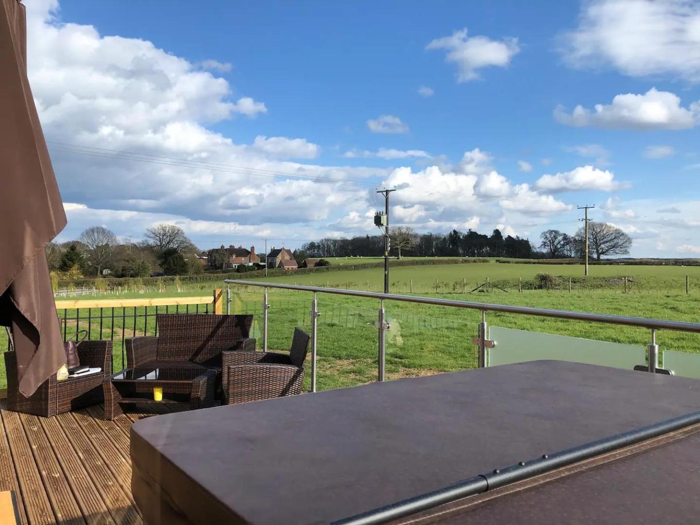 Apartment Shropshire - Romantic Luxury Hot Tub Breaks Bridgnorth